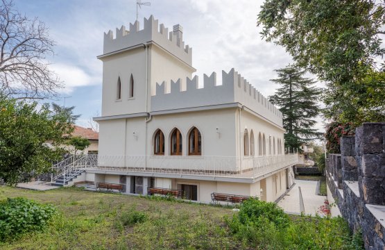 À vendre Château Montagne Trecastagni SICILIA